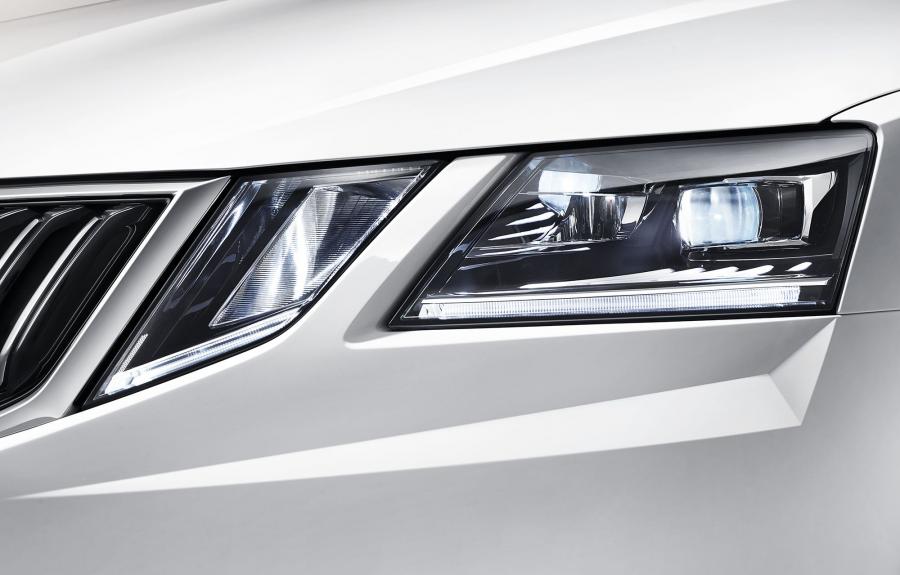 Детали экстерьера Skoda Octavia Combi (5E) 2017 года  (CN) (фото 2 из 14)
